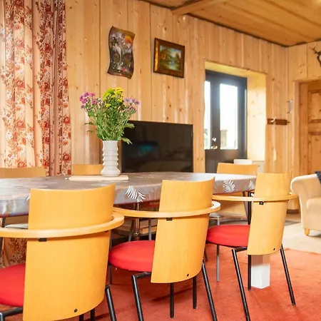 Kuberi Retro Holiday Home I Private Sauna