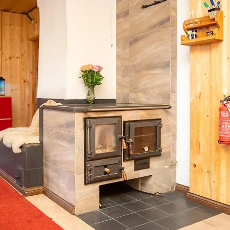 Kuberi Retro Holiday Home I Private Sauna *