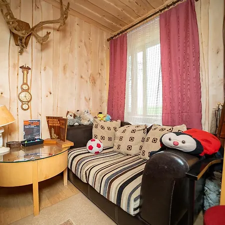 Kuberi Retro Holiday Home I Private Sauna Pedja