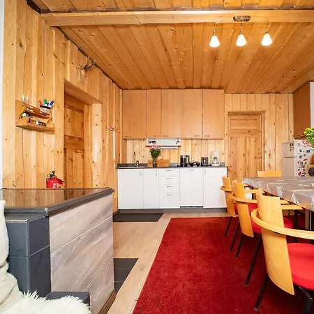 Kuberi Retro Holiday Home I Private Sauna *