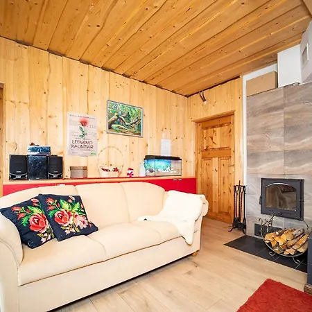 Kuberi Retro Holiday Home I Private Sauna Vendégház
